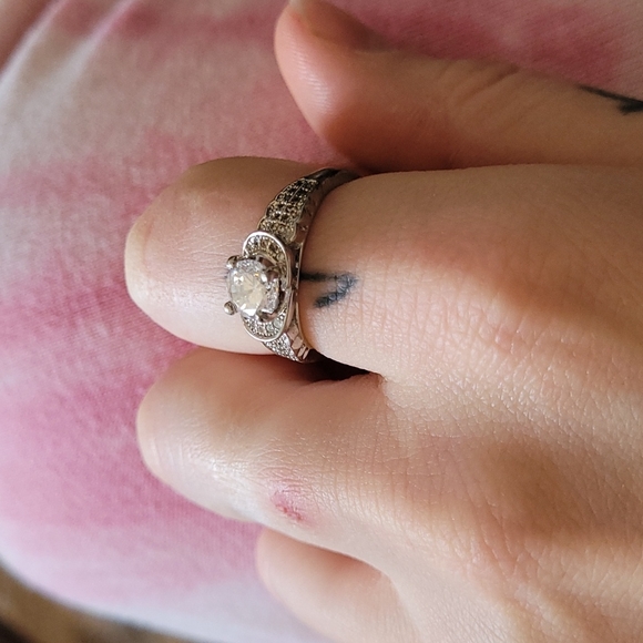 Silver style ring - Picture 1 of 3